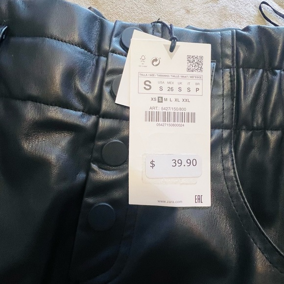 Paper bag style faux leather mini skirt - Picture 3 of 4